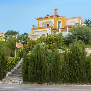 Colina Del Sol Couette-café